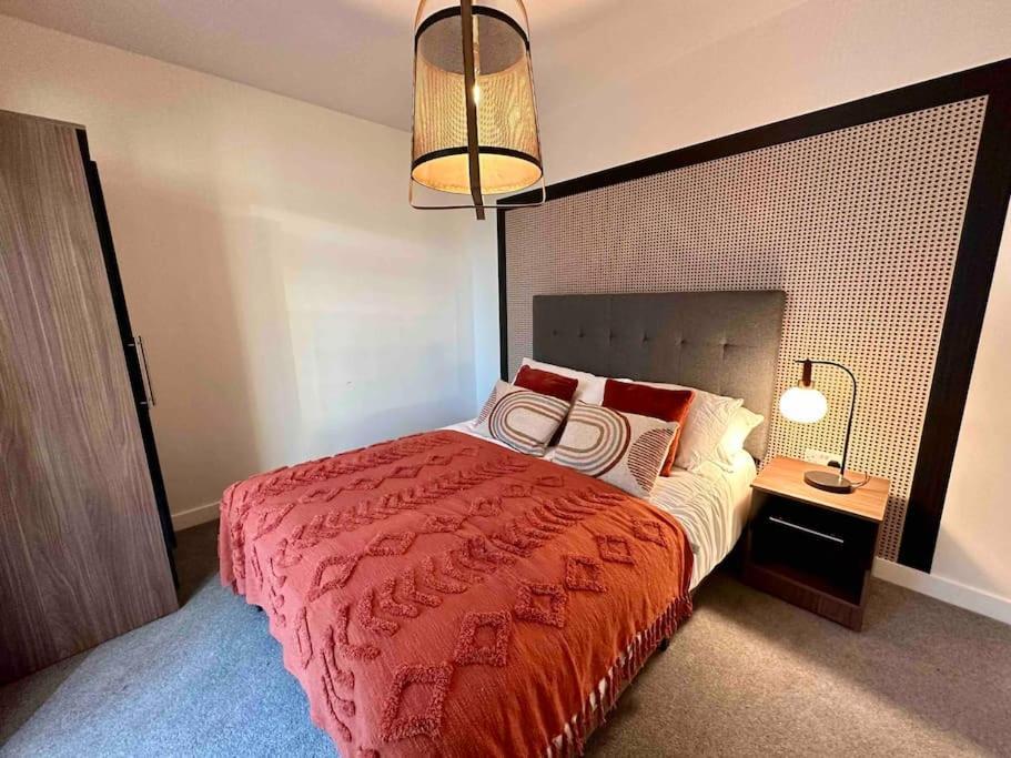 1 Bed Flat With View Of Old Trafford Manchester