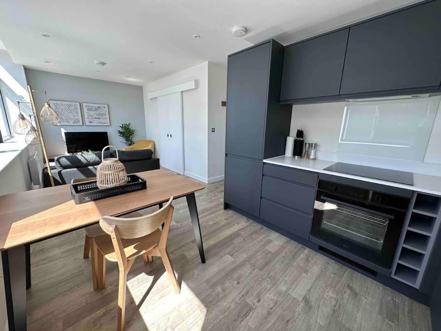 1 Bed Flat With View Of Old Trafford *